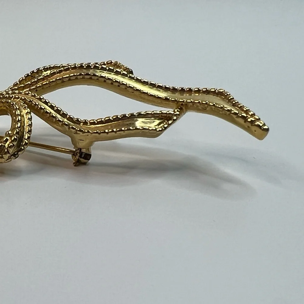 Vintage Crown Trifari Large Ribbon Bow Brooch